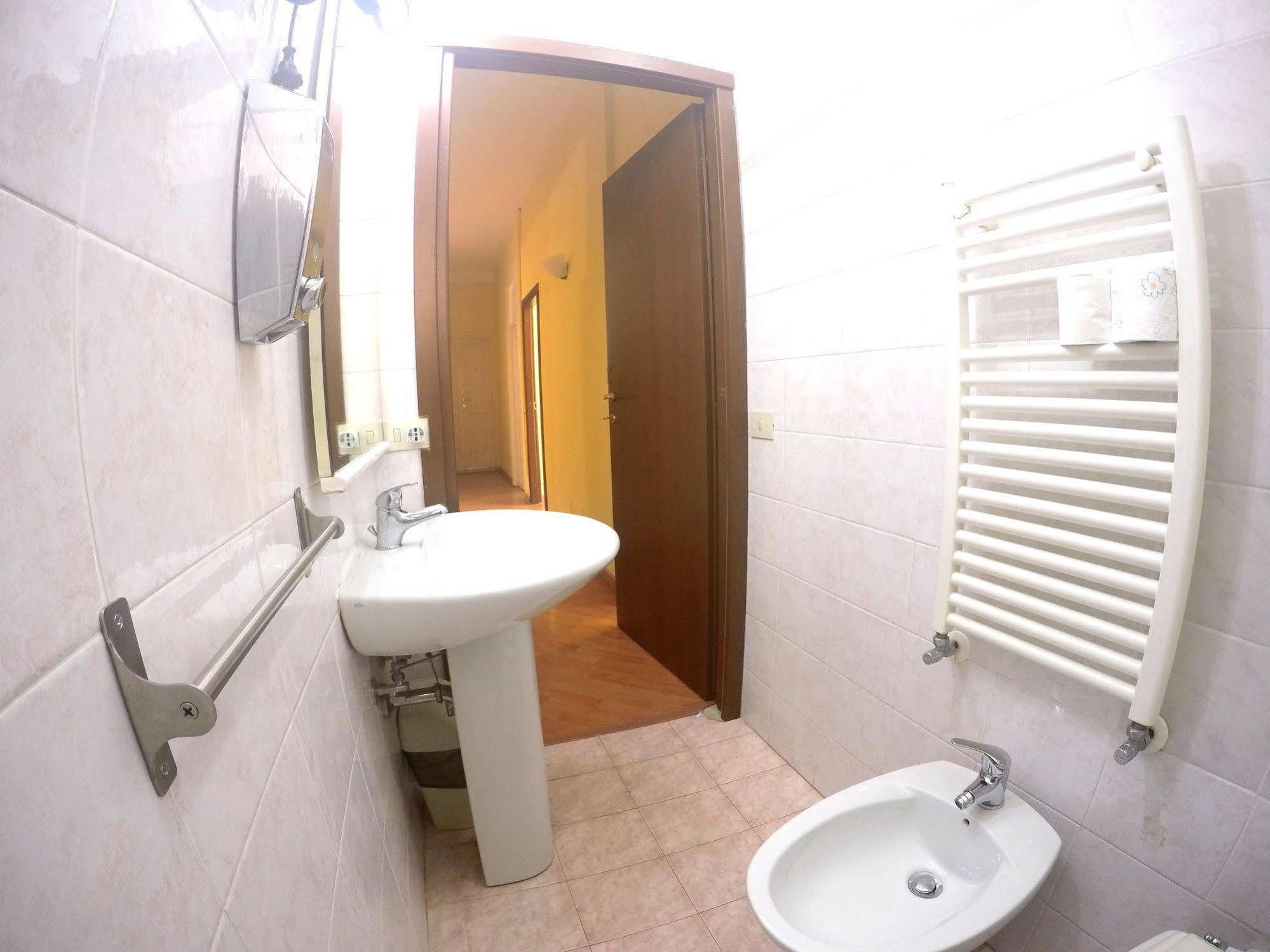 Ambra Jovinelli 3* Roma